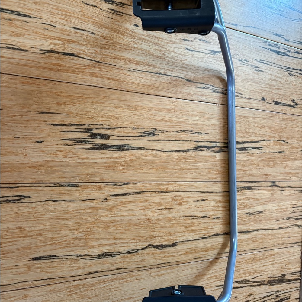 Bob adapter for Britax infant carseat - Picture 2 of 3